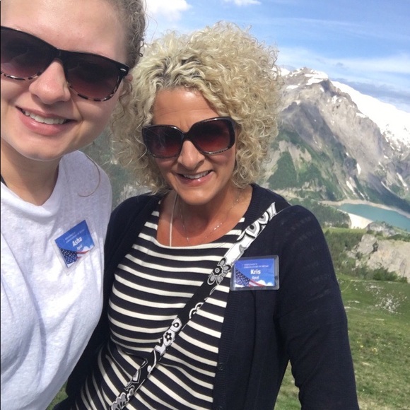 Meet your Posher, Kris - Picture 2 of 2